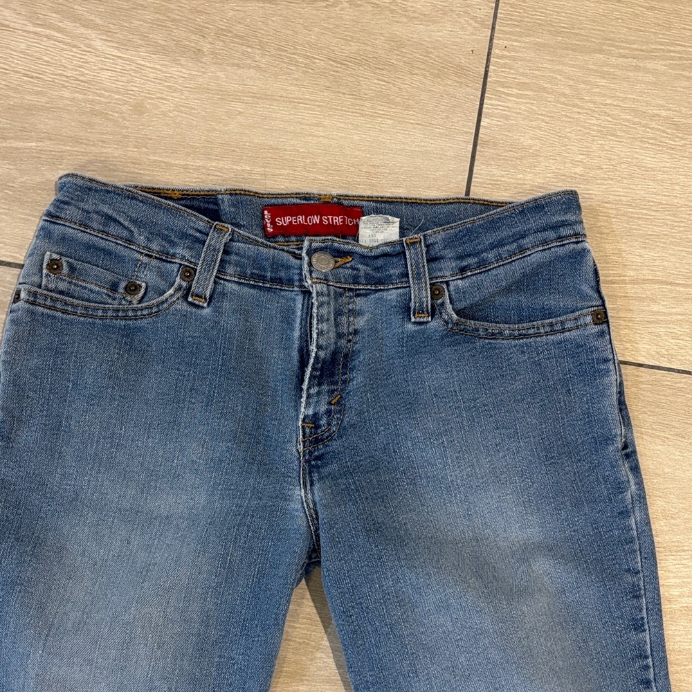 Levi's Women's Classic Blue super low stretch boot cut jeans
Style 518